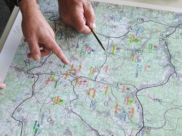 Papiergebundene Lagekarte
