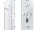 Neben den Lage- und Beschleunigungssensoren verfügt
die Wii-Remote auch über eine Infrarotkamera in der Spitze
des Gerätes. Zusammen mit der fest platzierten Infrarot LED-Leiste, auf deren linker und rechter Seite jeweils fünf Infrarot-LEDs angebracht sind, kann die Wii-Remote ihre Ausrichtung relative zu der LED-Leiste bestimmen.