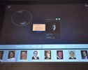Identifikation per Namensschild und Darstellung des sozialen Netzwerks