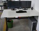 Die PC-Workstation ist Teil eines Arbeitsplatzes mit 2 Bildschirmen